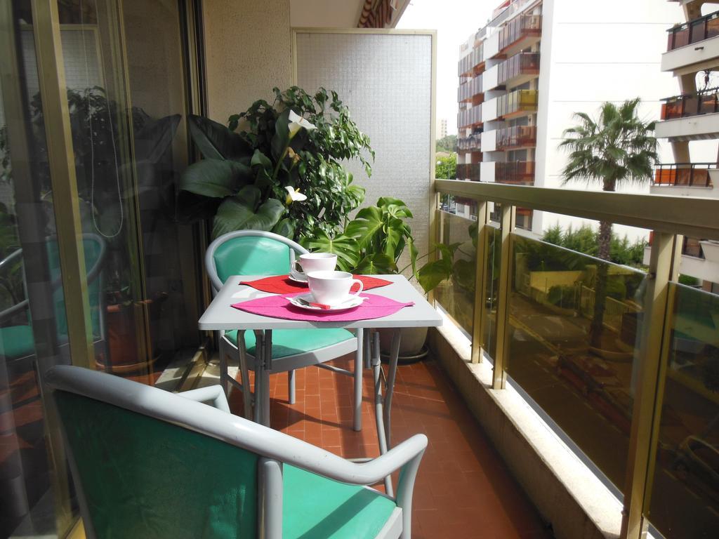 Appartement Silver La Regence Juan-les-Pins Zimmer foto