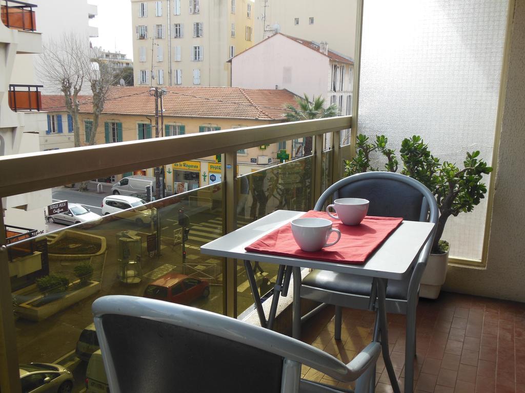 Appartement Silver La Regence Juan-les-Pins Zimmer foto